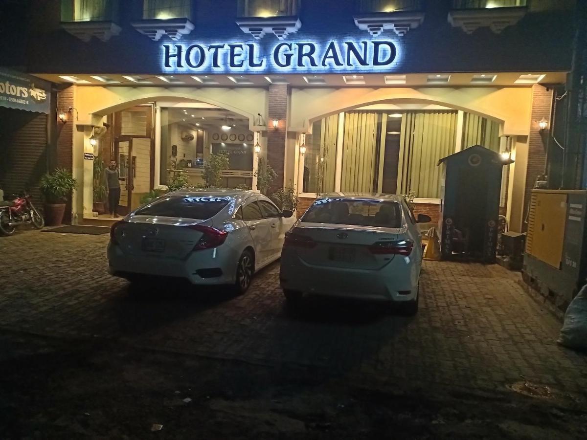 Hotel Grand Faisalabad Exteriör bild